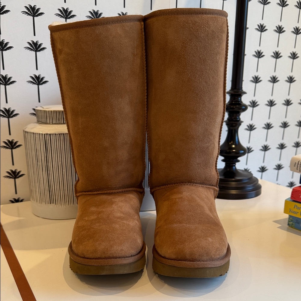 UGG Classic Tall II Chestnut Boots Women’s Size 9 - Picture 3 of 9